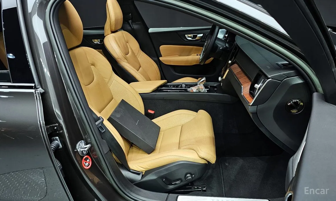 Фото 10 - Volvo V60