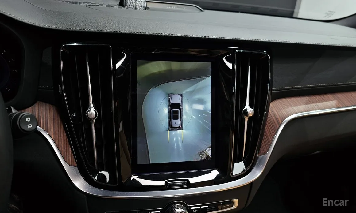 Фото 14 - Volvo V60