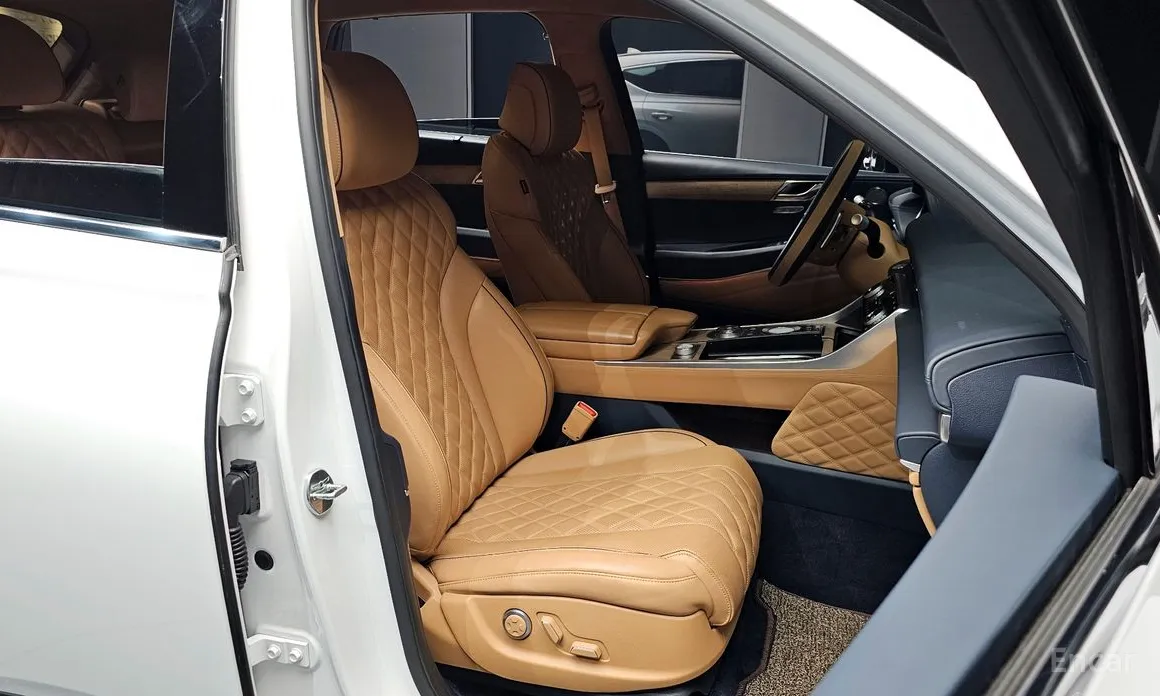 Фото 12 - Genesis GV80