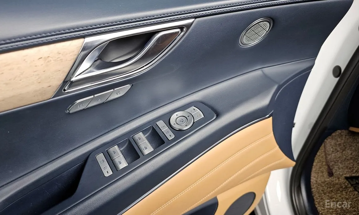 Фото 14 - Genesis GV80