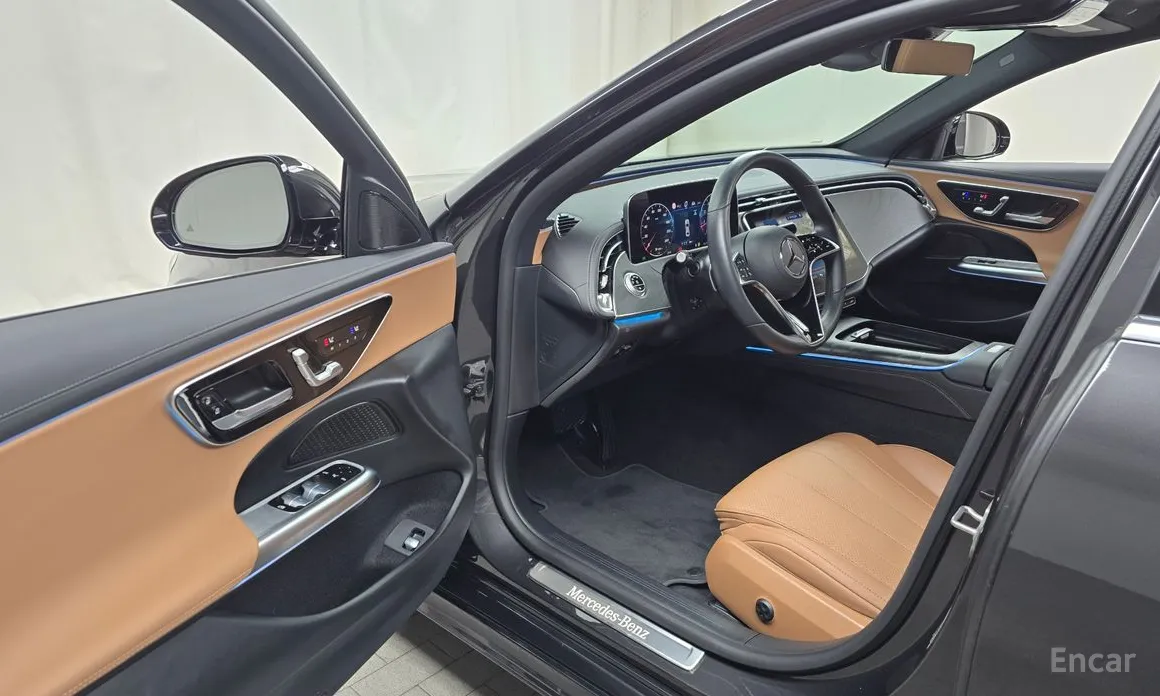 Фото 10 - Mercedes-Benz E-Class