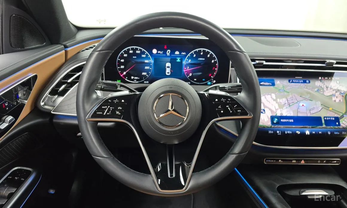 Фото 13 - Mercedes-Benz E-Class