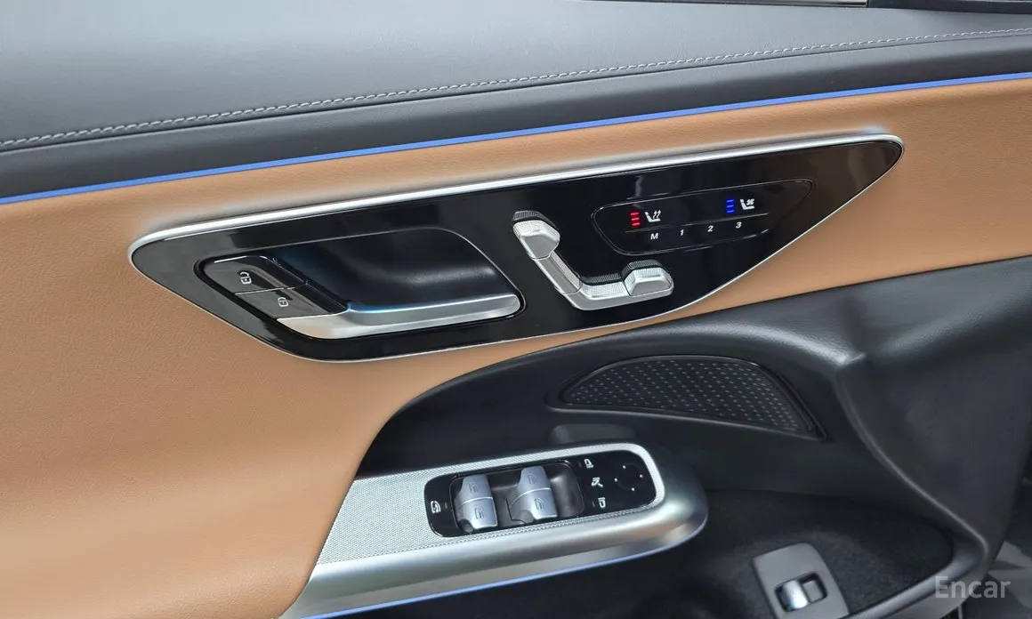 Фото 17 - Mercedes-Benz E-Class