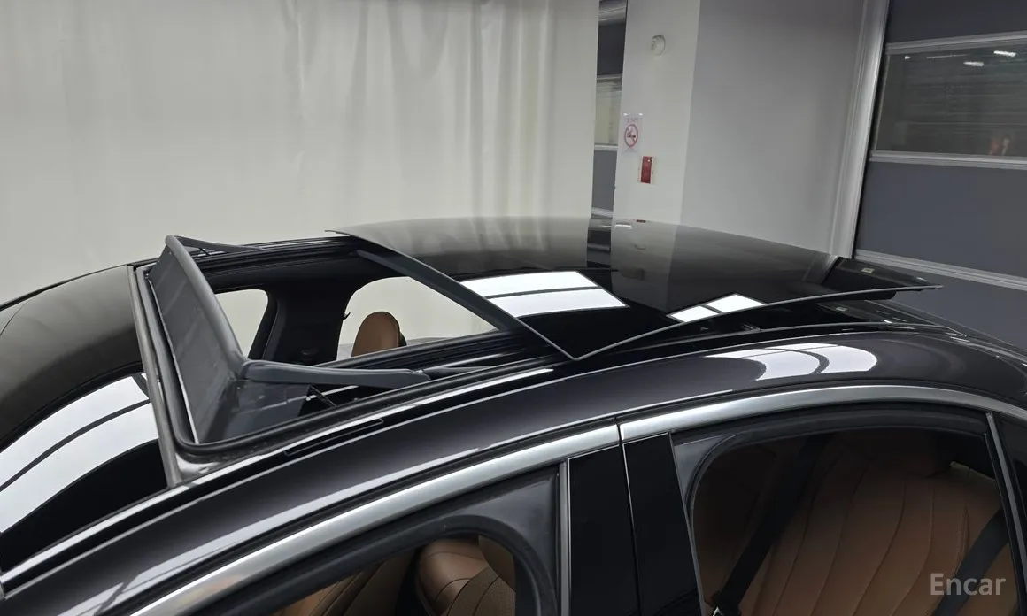 Фото 19 - Mercedes-Benz E-Class