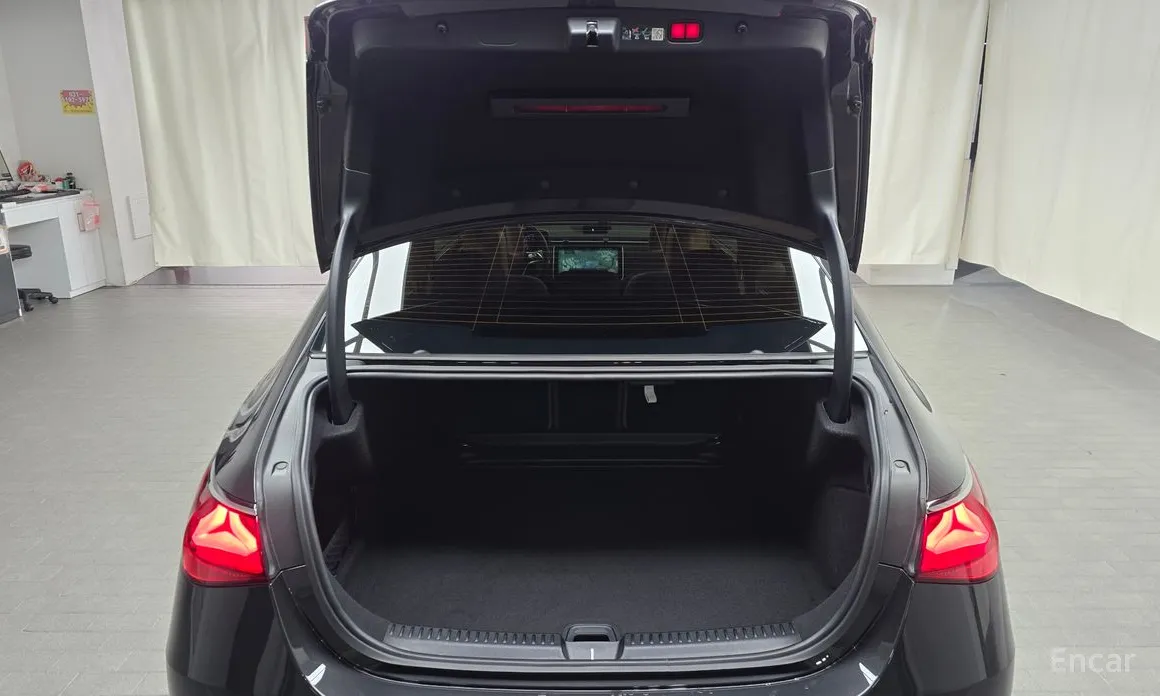 Фото 20 - Mercedes-Benz E-Class