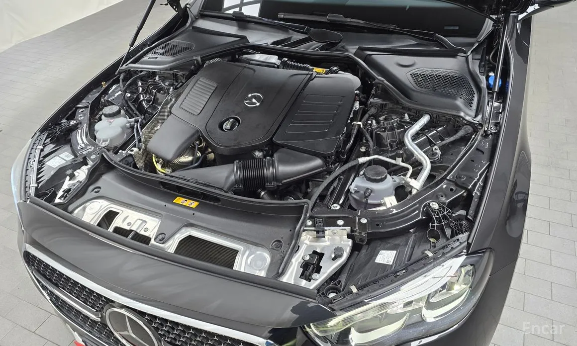 Фото 6 - Mercedes-Benz E-Class