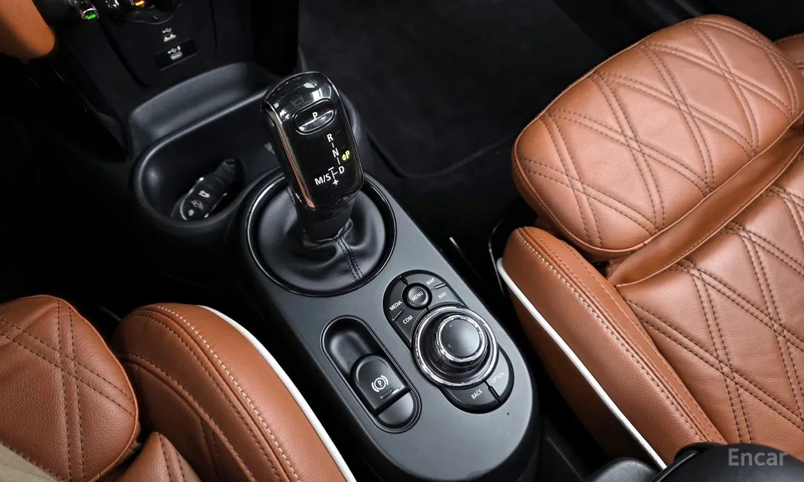 Фото 9 - Mini Cooper Convertible