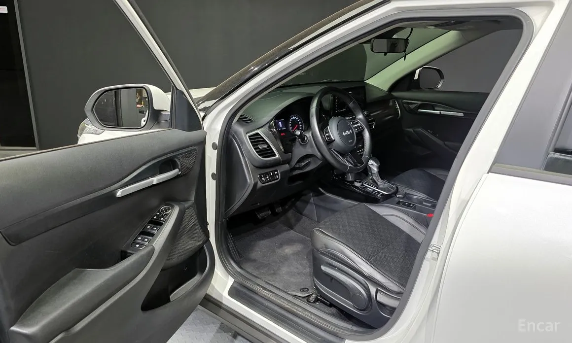 Фото 10 - Kia Seltos