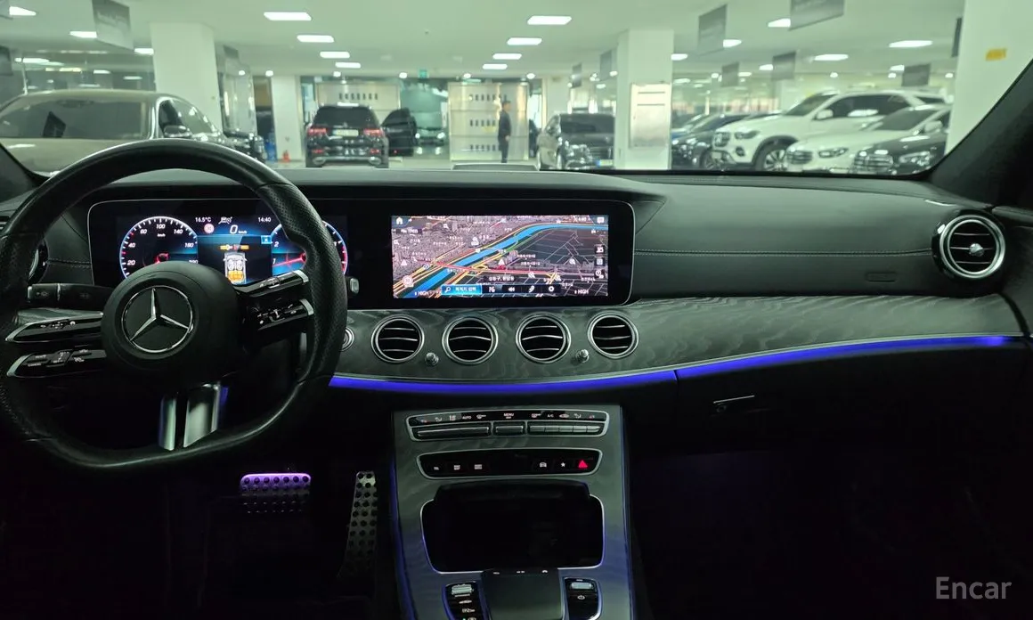 Фото 7 - Mercedes-Benz E-Class