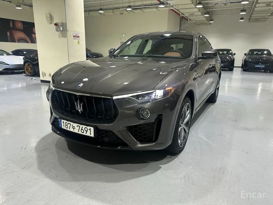 Фото 1 - Maserati Levante