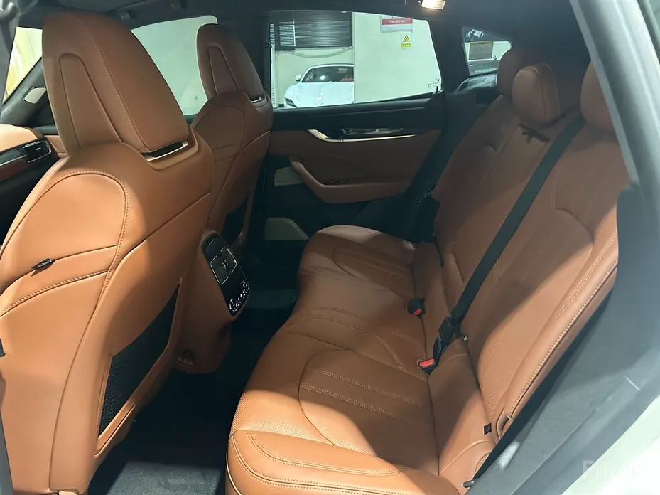 Фото 12 - Maserati Levante