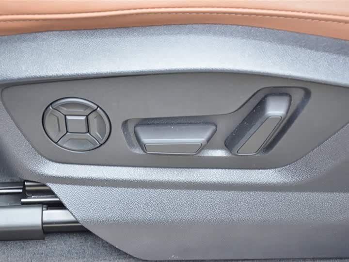 Фото 6 - Audi Q7