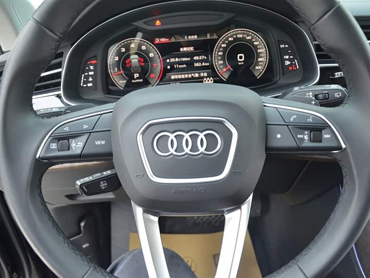 Фото 8 - Audi Q7