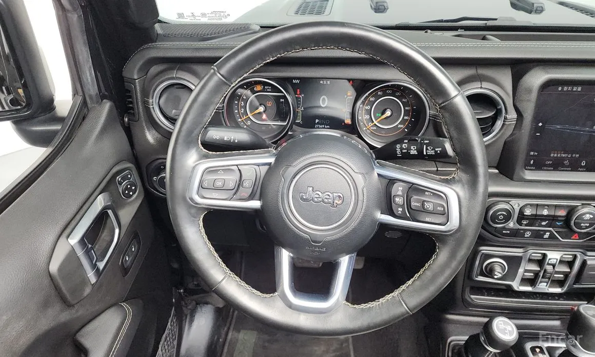 Фото 14 - Jeep Wrangler