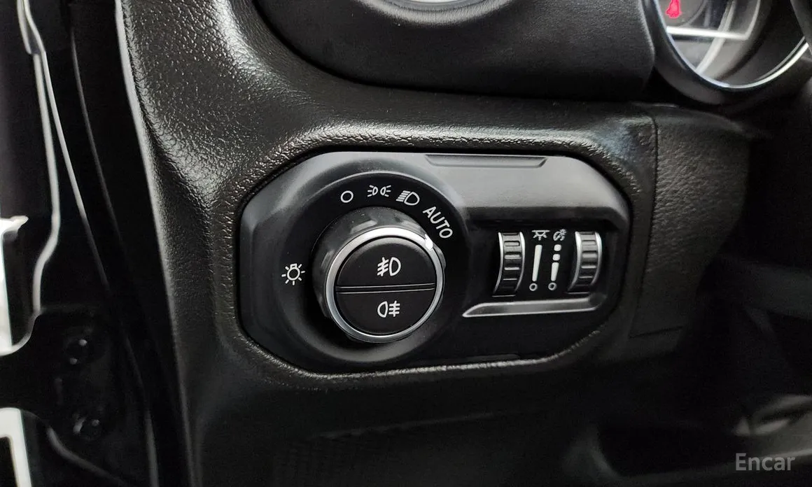 Фото 15 - Jeep Wrangler