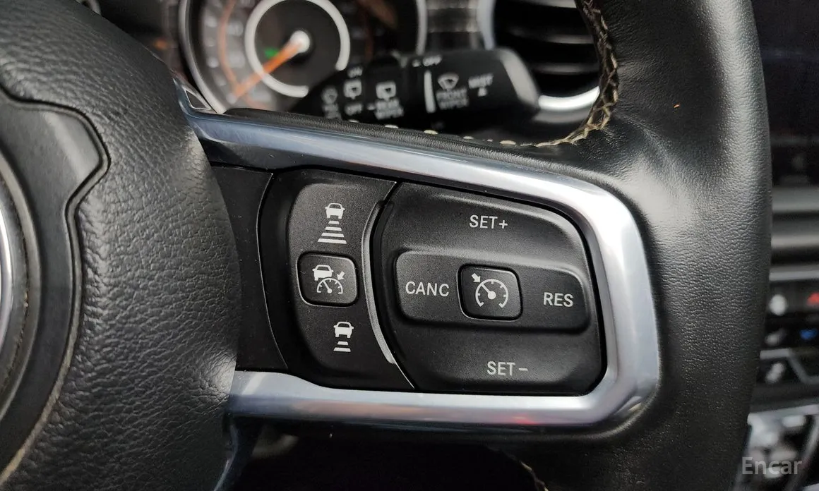 Фото 16 - Jeep Wrangler