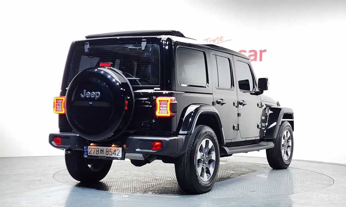 Фото 2 - Jeep Wrangler