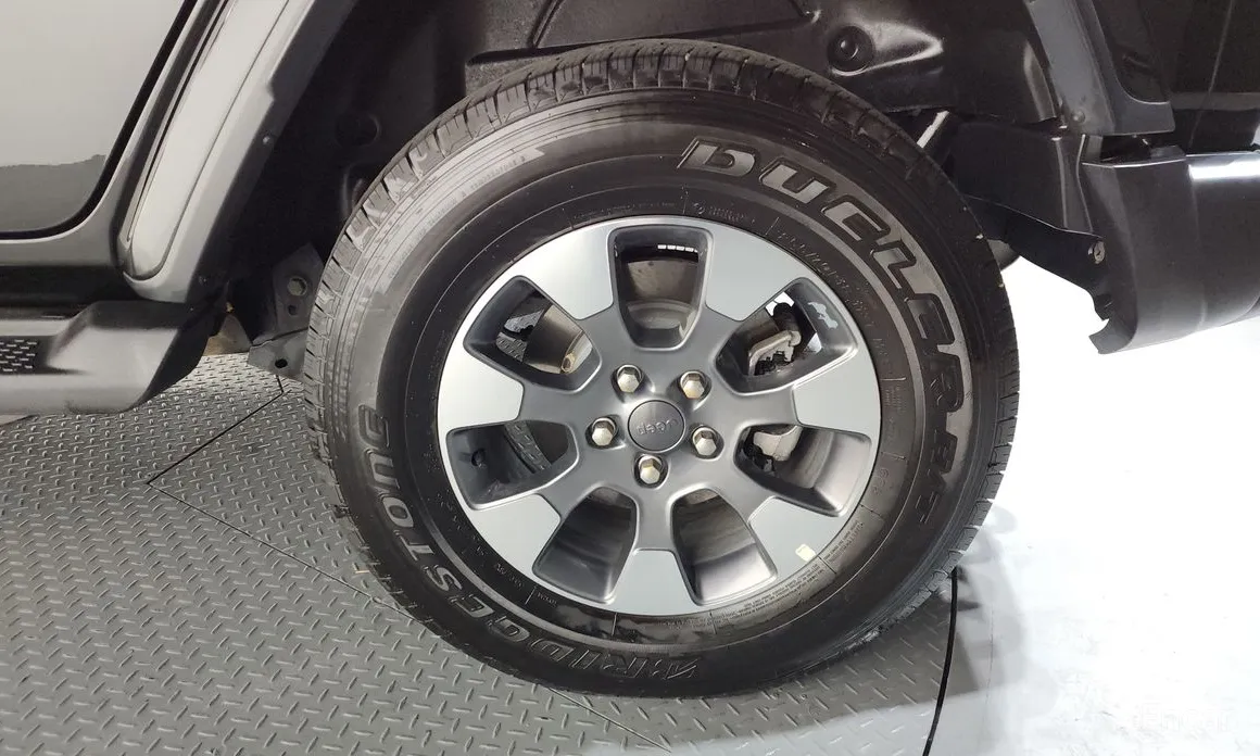 Фото 5 - Jeep Wrangler