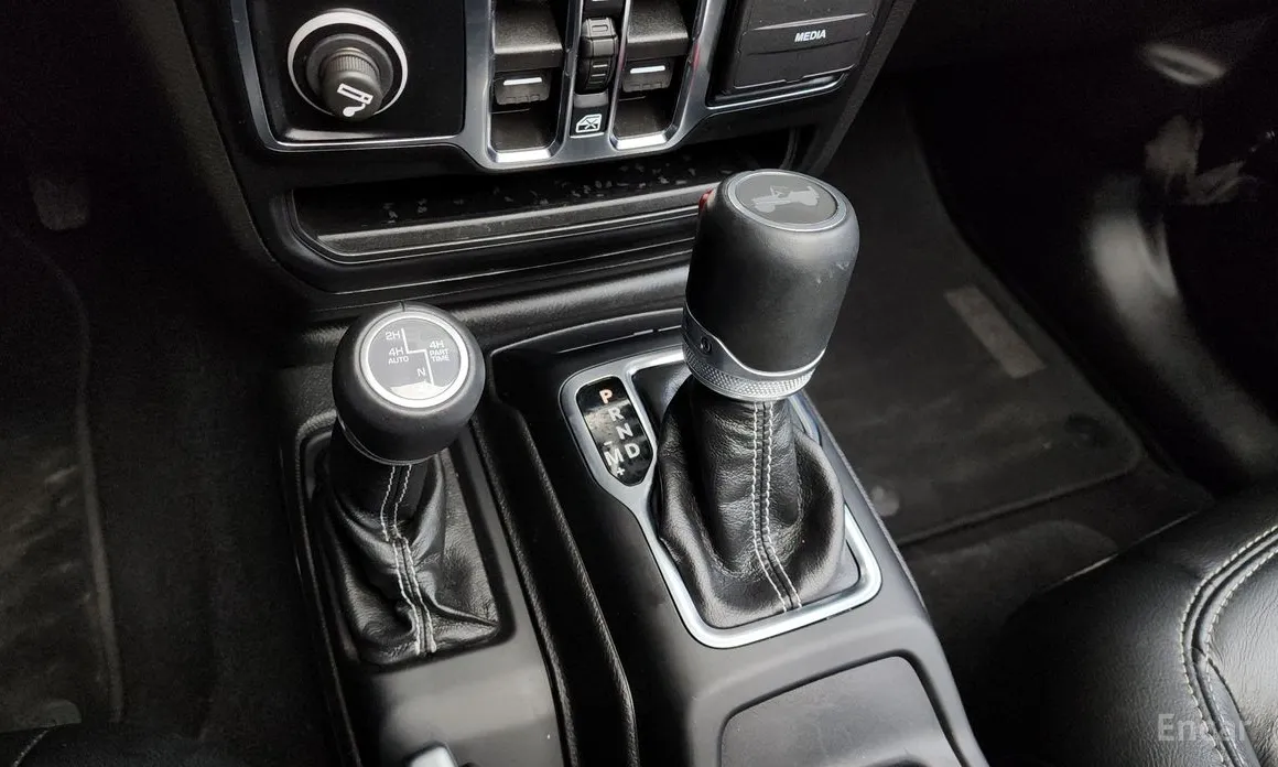 Фото 9 - Jeep Wrangler