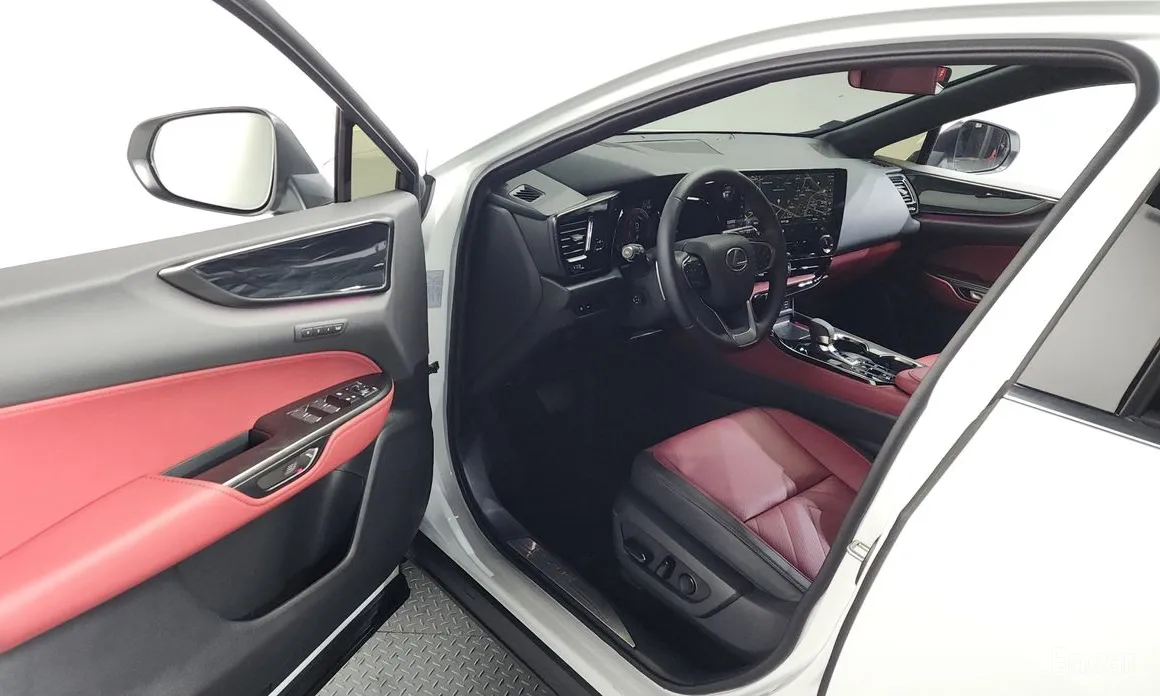 Фото 10 - Lexus NX