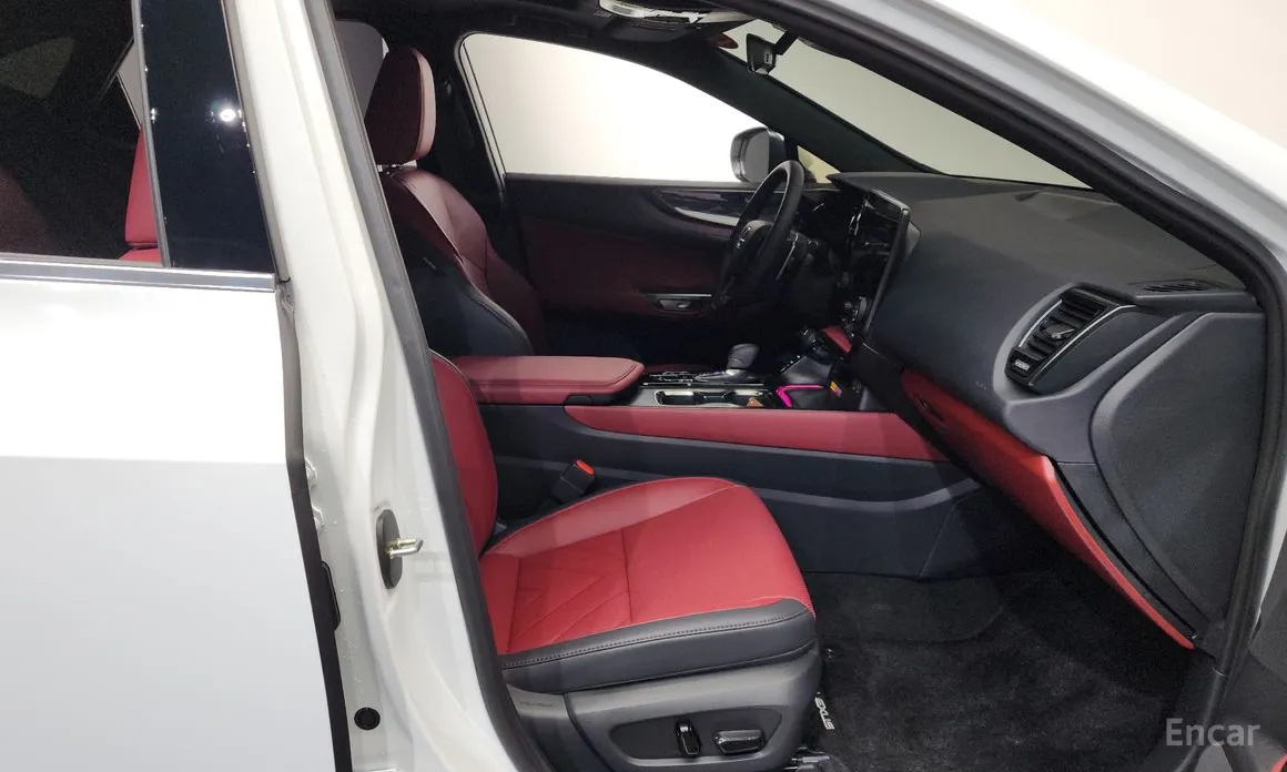 Фото 11 - Lexus NX