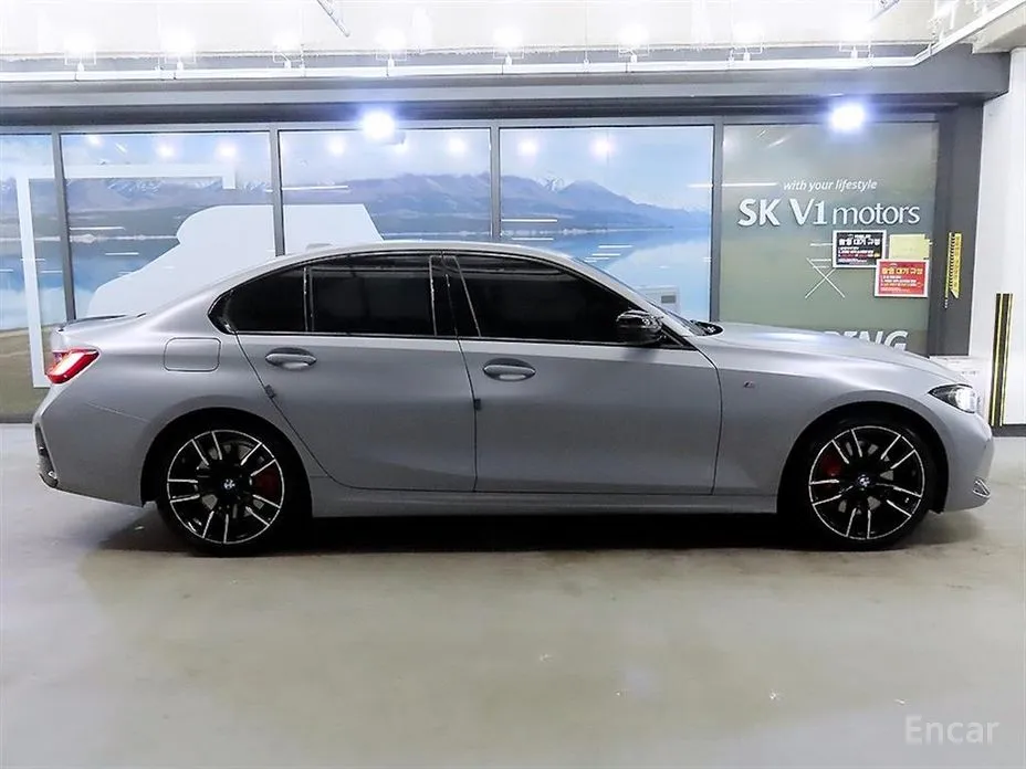 Photo 3 - BMW 3 Series