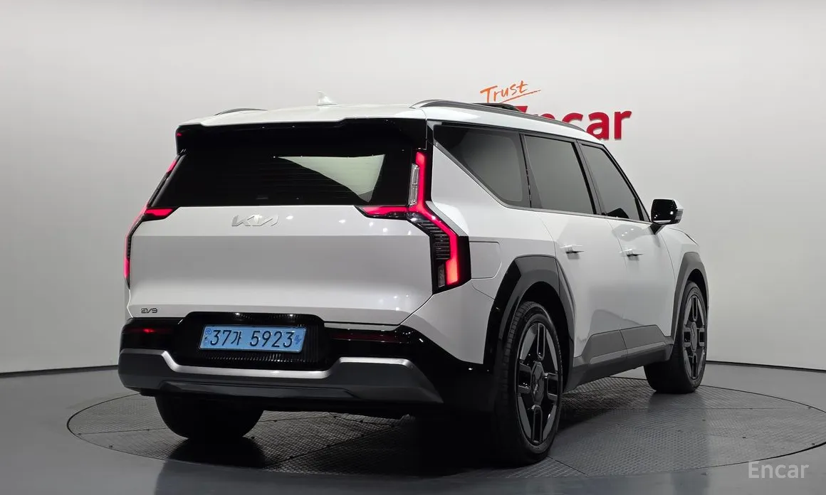 Фото 2 - Kia EV9