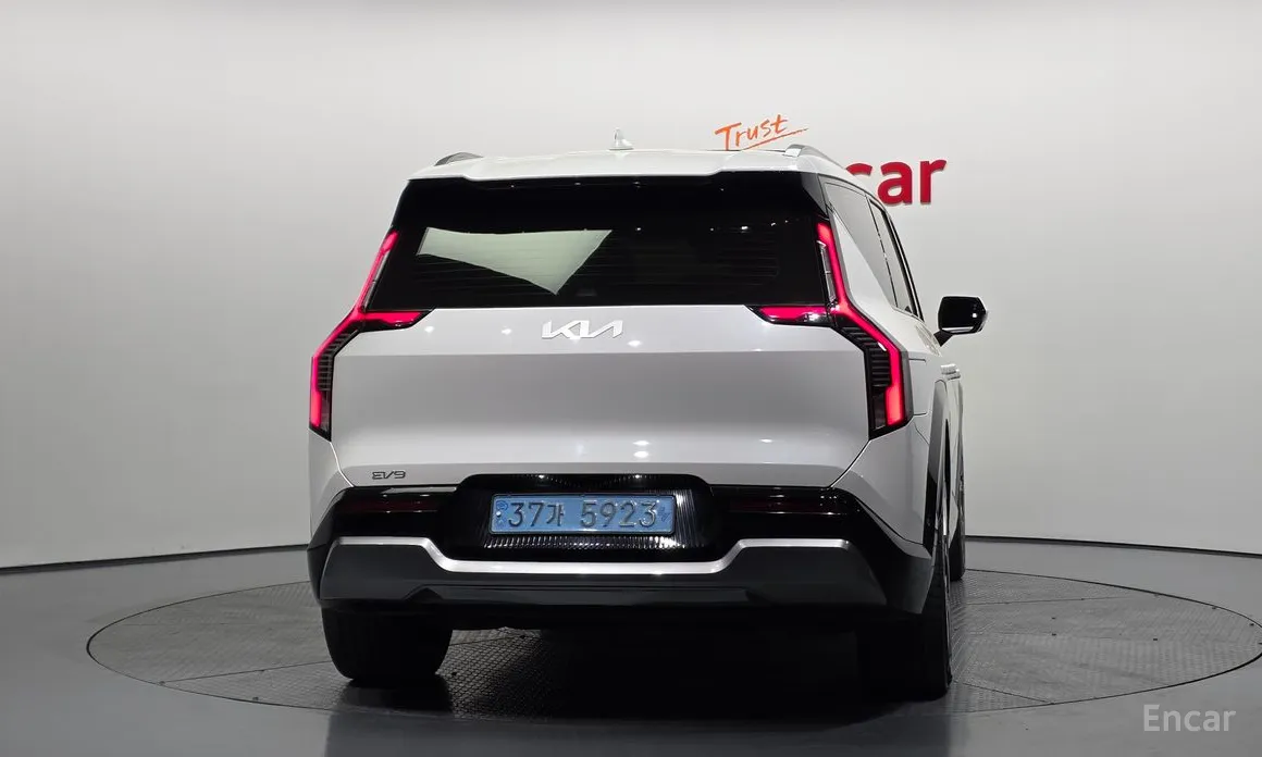 Фото 4 - Kia EV9