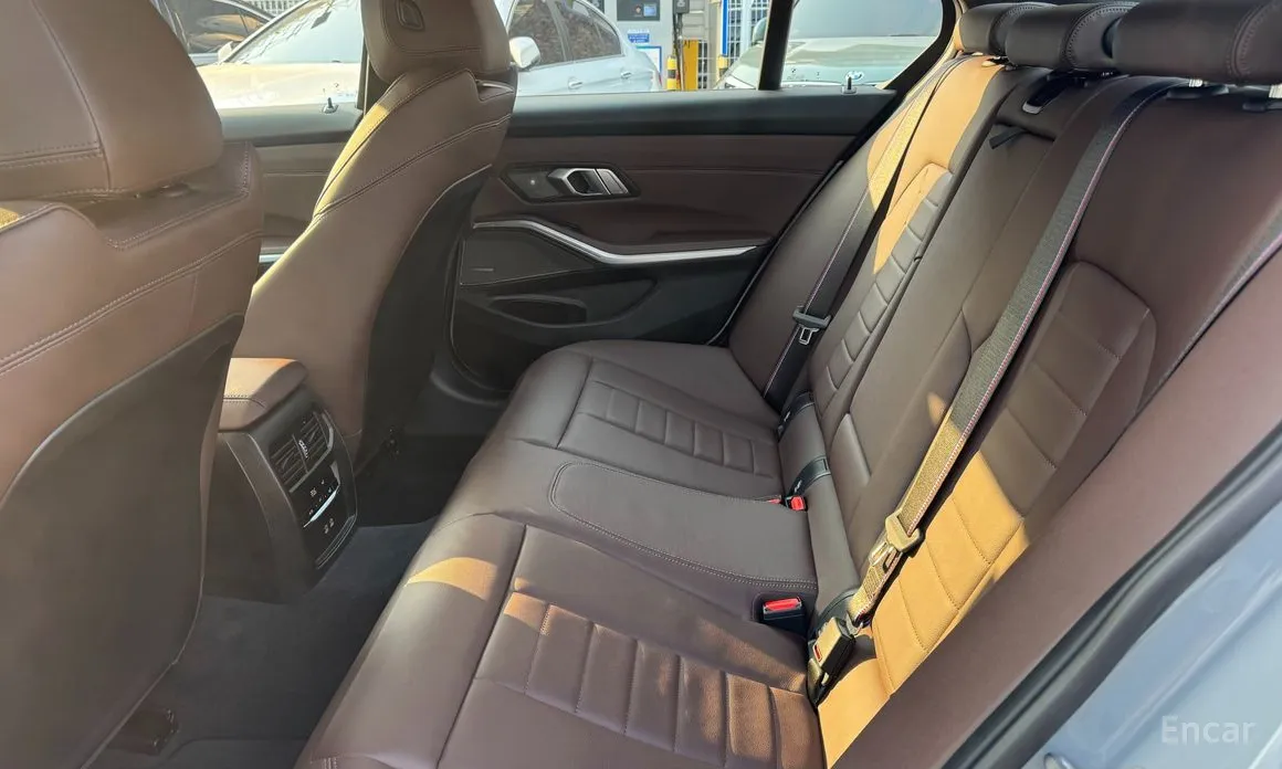 Фото 11 - BMW 3 Series