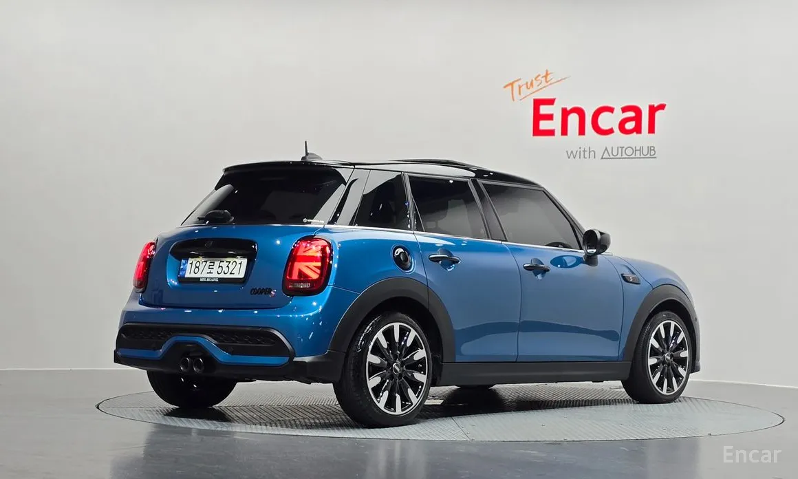 Фото 2 - Mini Cooper