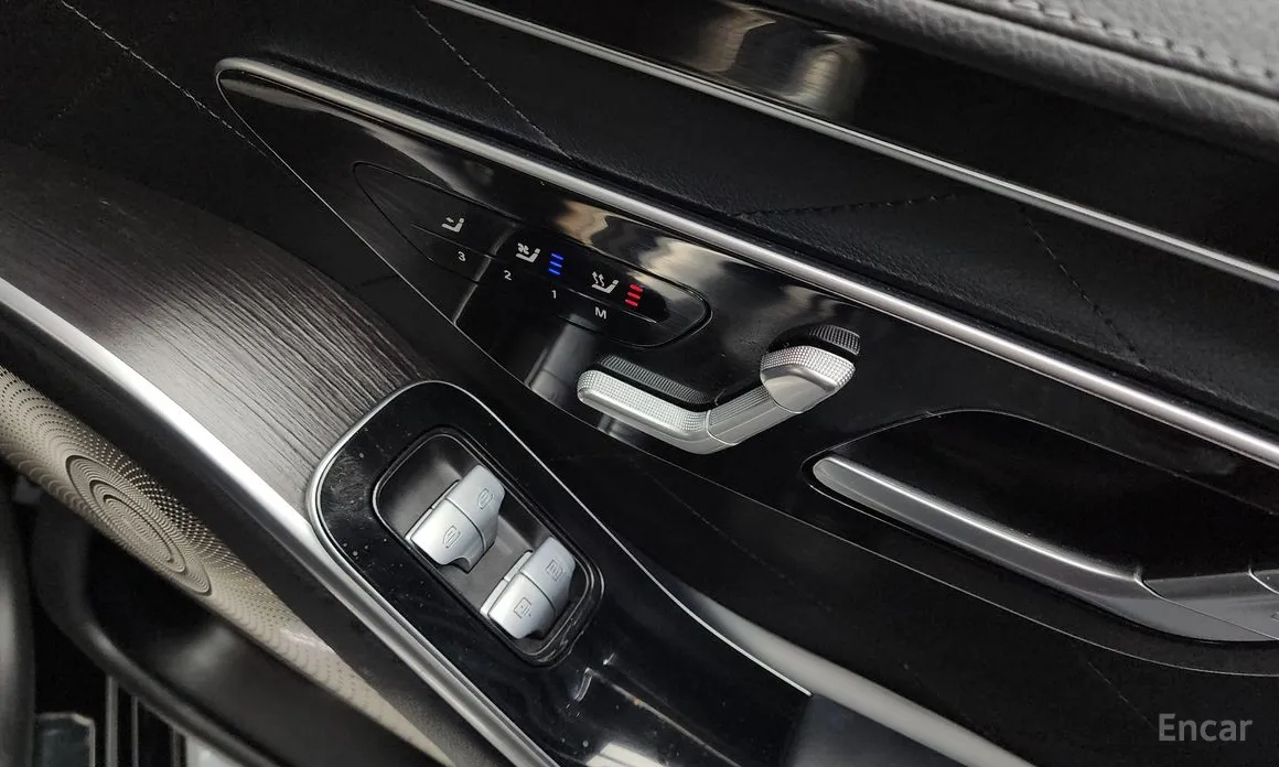 Фото 18 - Mercedes-Benz S-Class