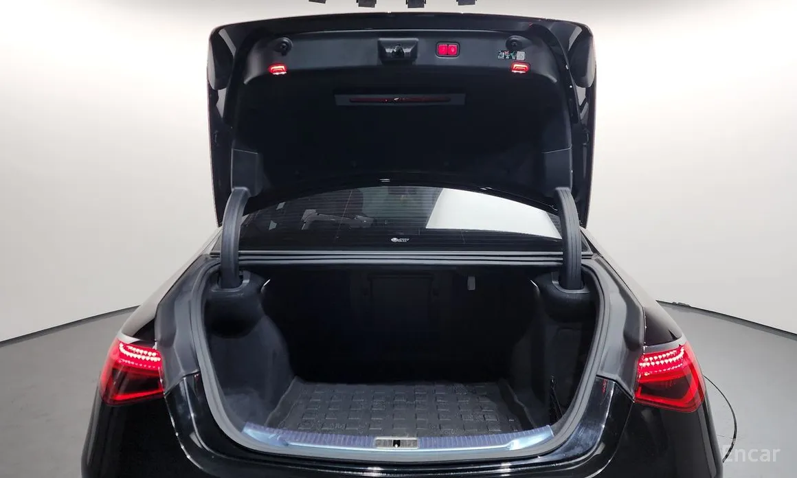 Фото 20 - Mercedes-Benz S-Class