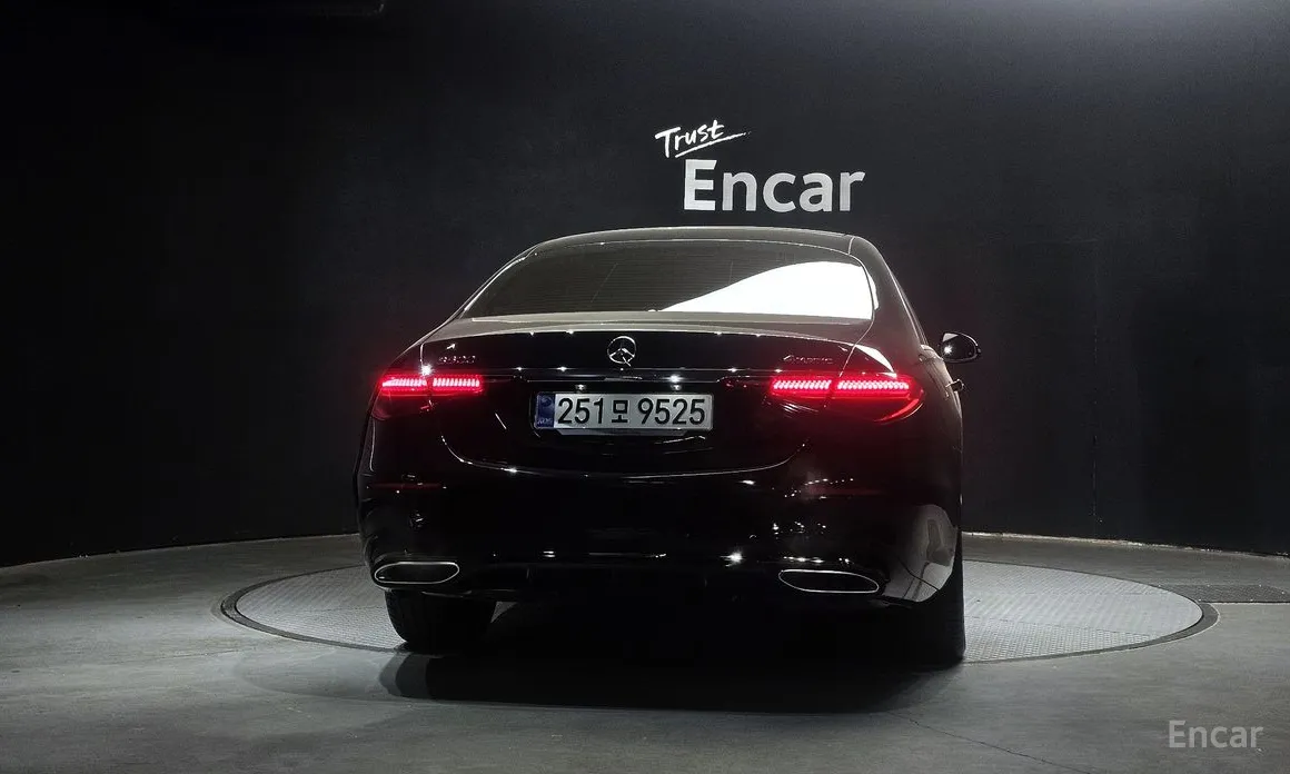 Фото 4 - Mercedes-Benz S-Class