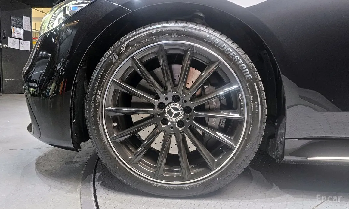 Фото 5 - Mercedes-Benz S-Class