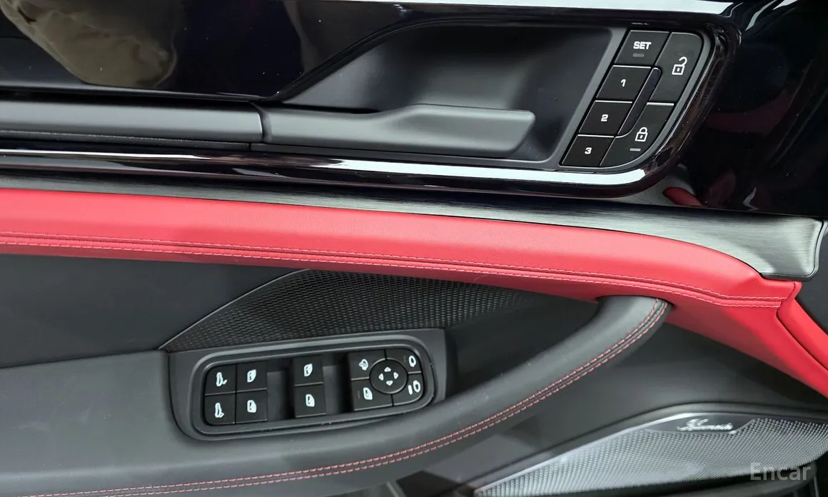 Фото 14 - Porsche Panamera