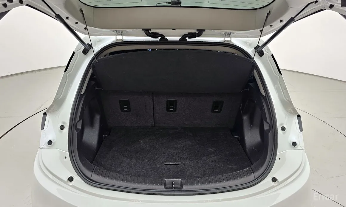 Фото 20 - Chevrolet Bolt EV