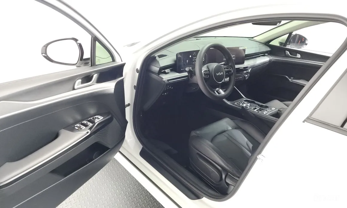 Фото 10 - Kia K5