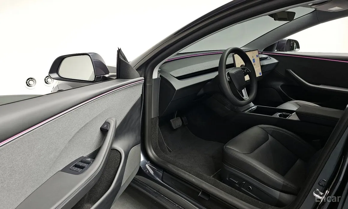 Фото 10 - Tesla Model 3