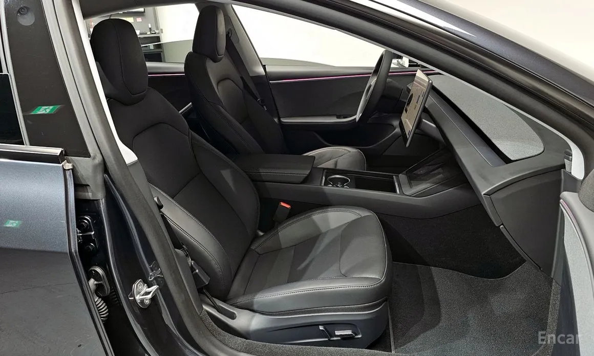 Фото 11 - Tesla Model 3