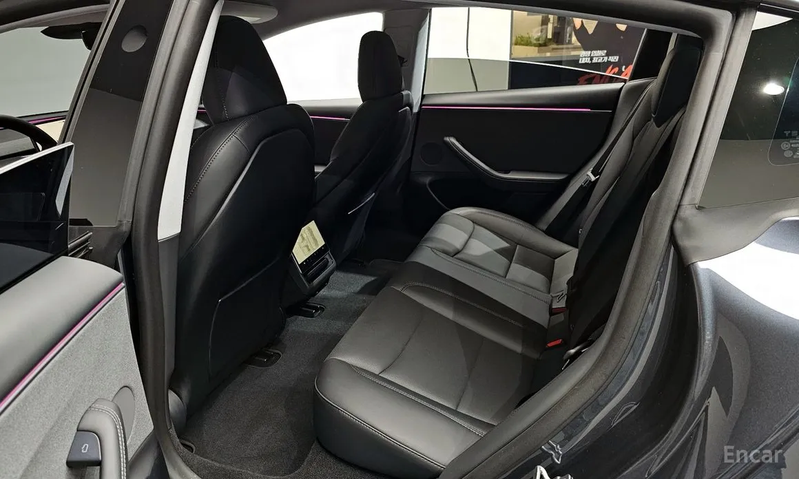 Фото 12 - Tesla Model 3