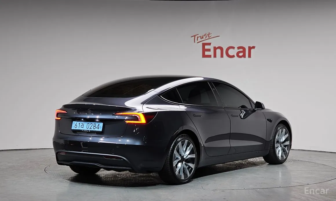 Фото 2 - Tesla Model 3