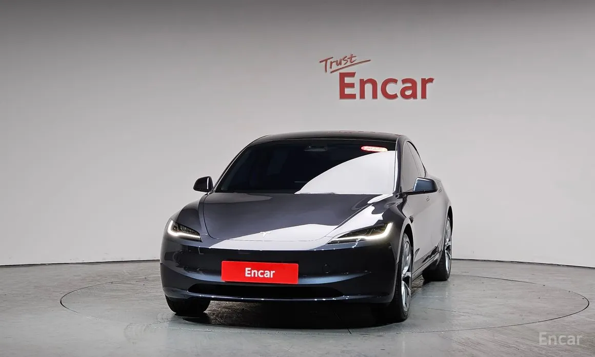 Фото 3 - Tesla Model 3