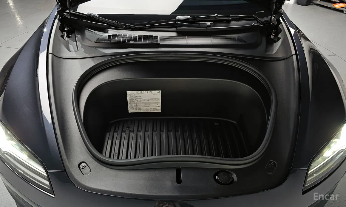 Фото 6 - Tesla Model 3