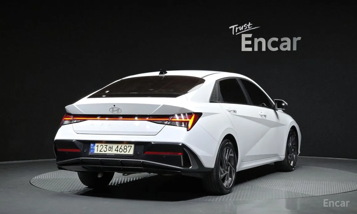 Фото 2 - Hyundai Avante