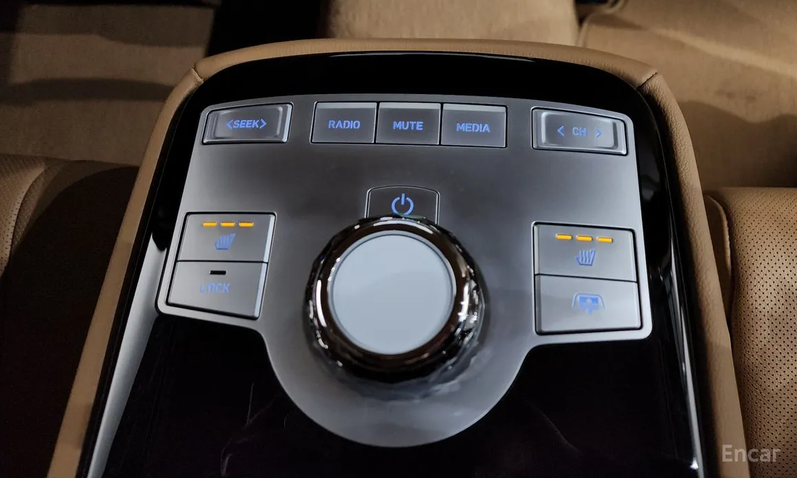 Фото 18 - Genesis G80