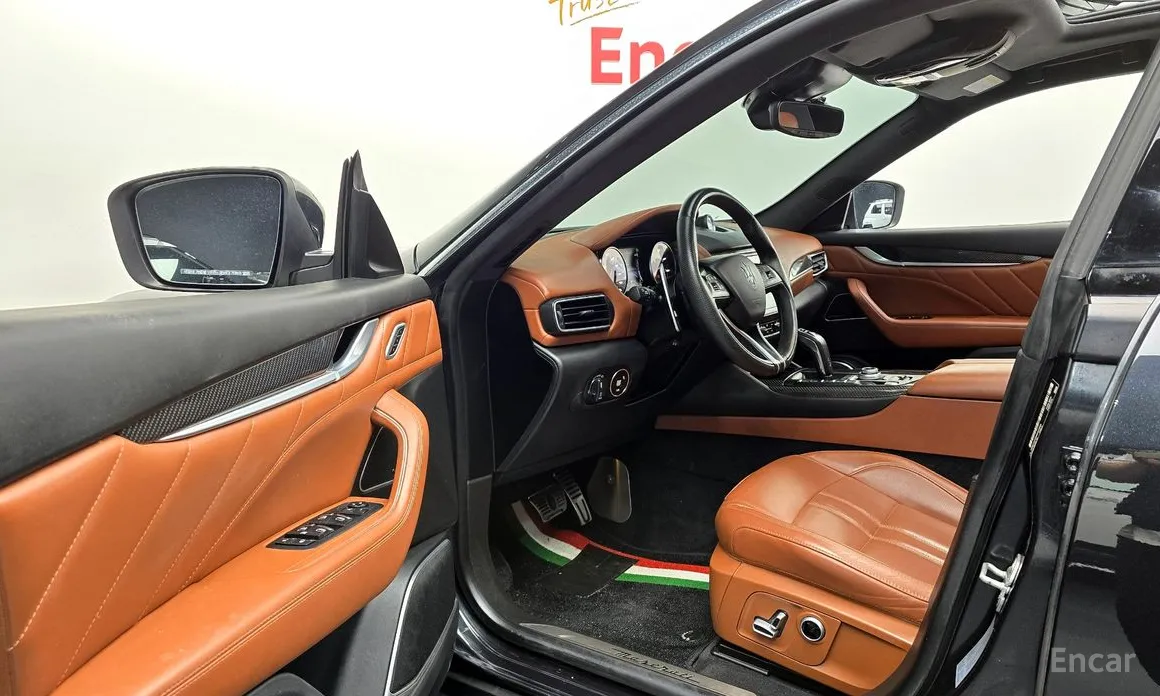 Фото 11 - Maserati Levante