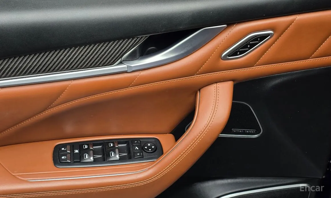 Фото 18 - Maserati Levante