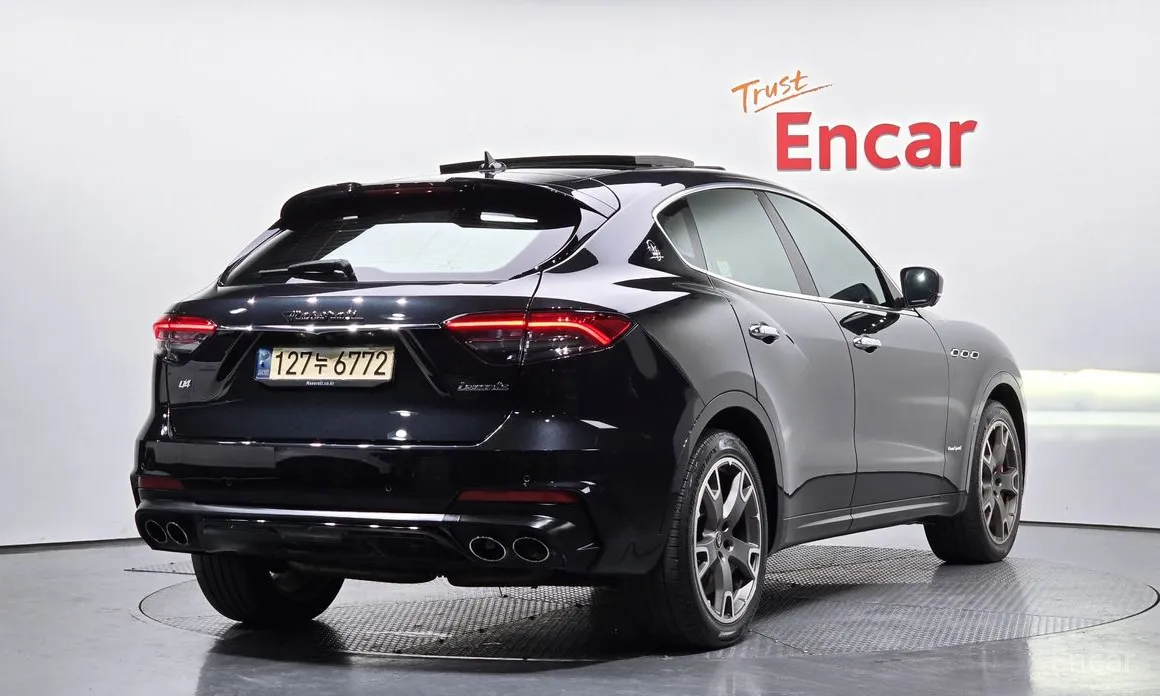 Фото 2 - Maserati Levante