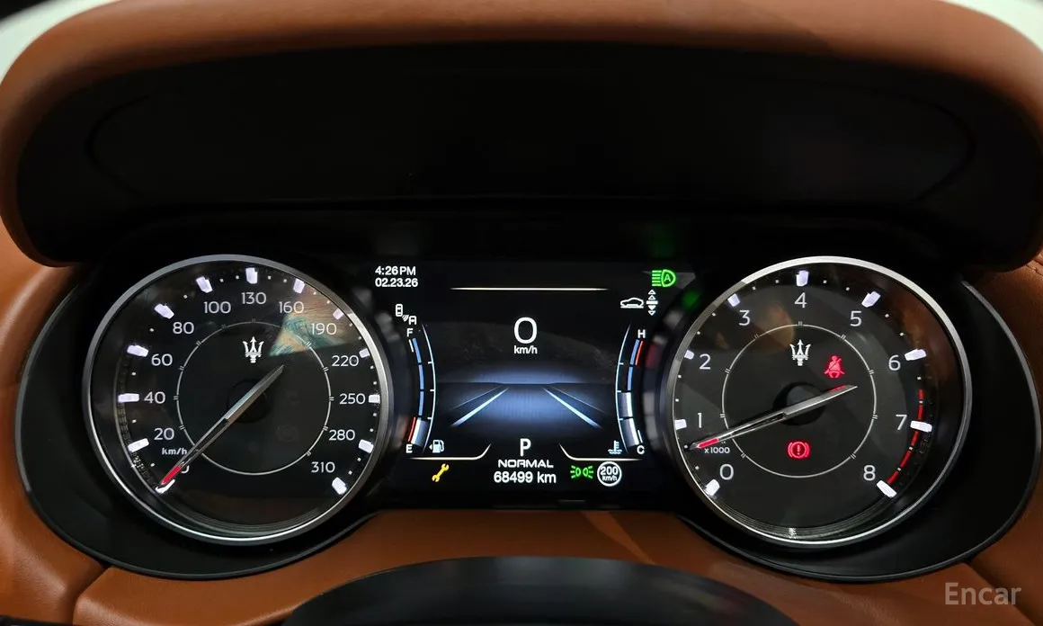 Фото 8 - Maserati Levante