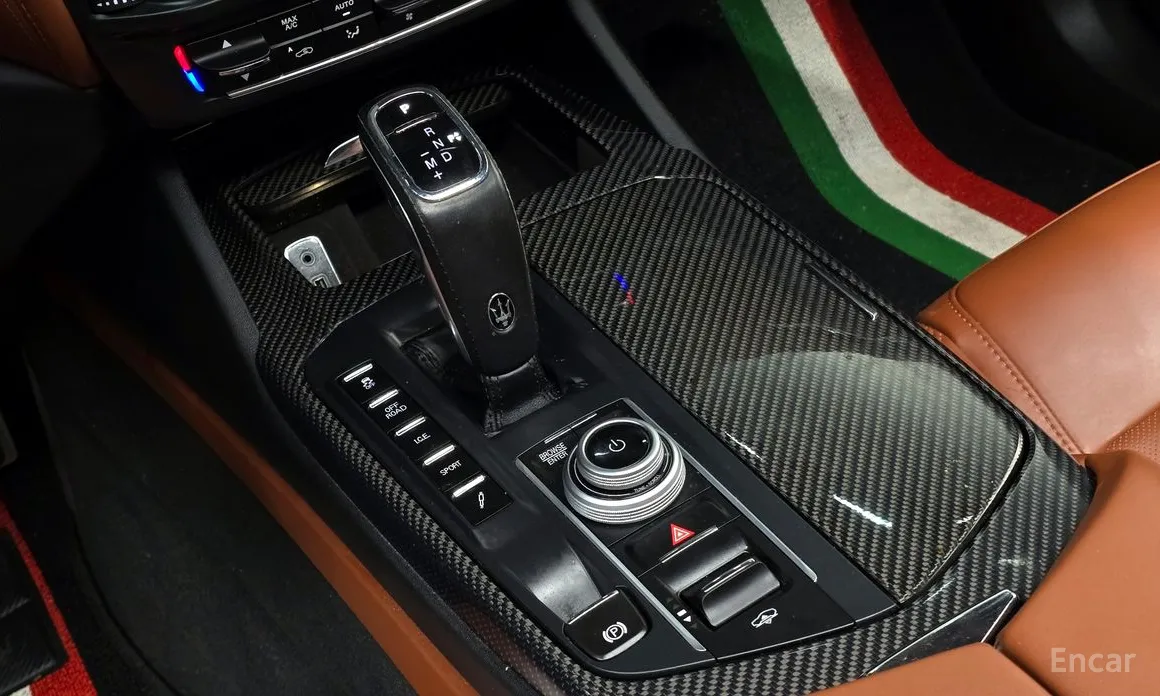 Фото 9 - Maserati Levante